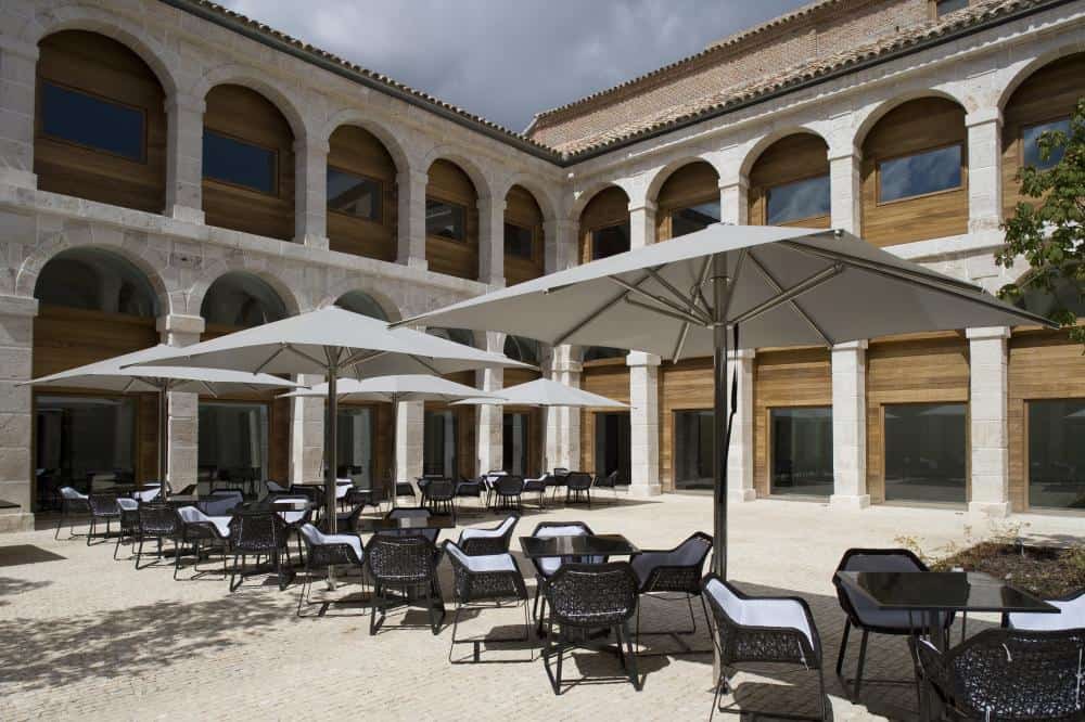 Parador de Alcalá de Henares, uno de los paradores de España más antiguos