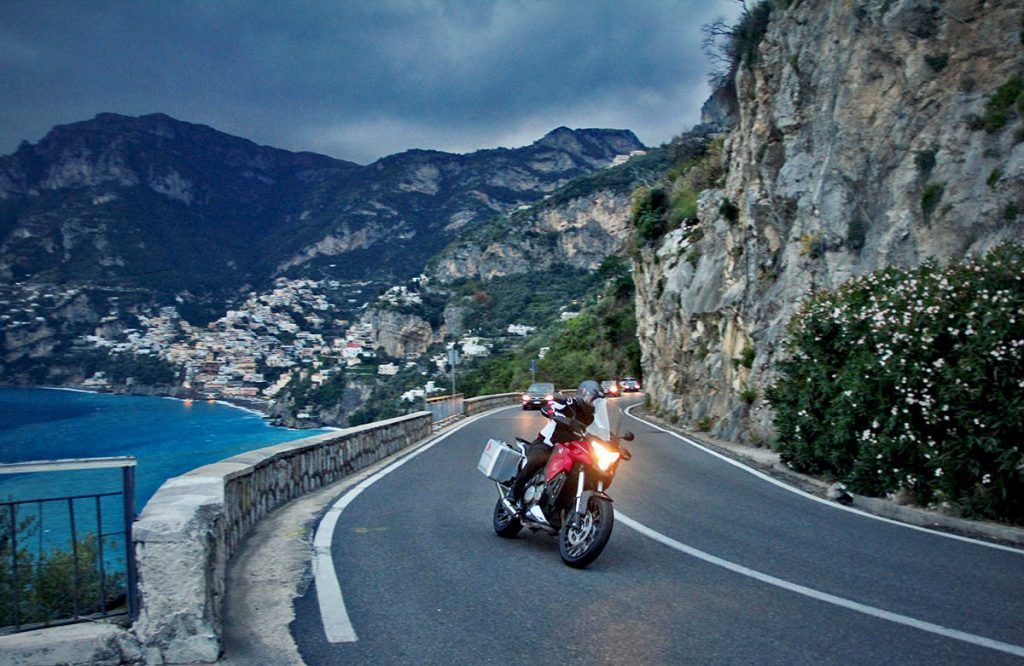costa amalfitana en moto