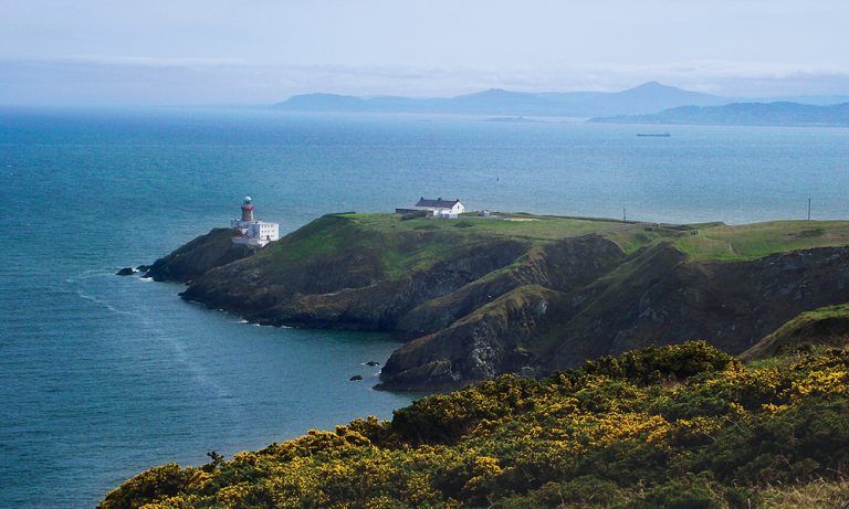 Acantilados costeros de Europa (Howth, Dublin)