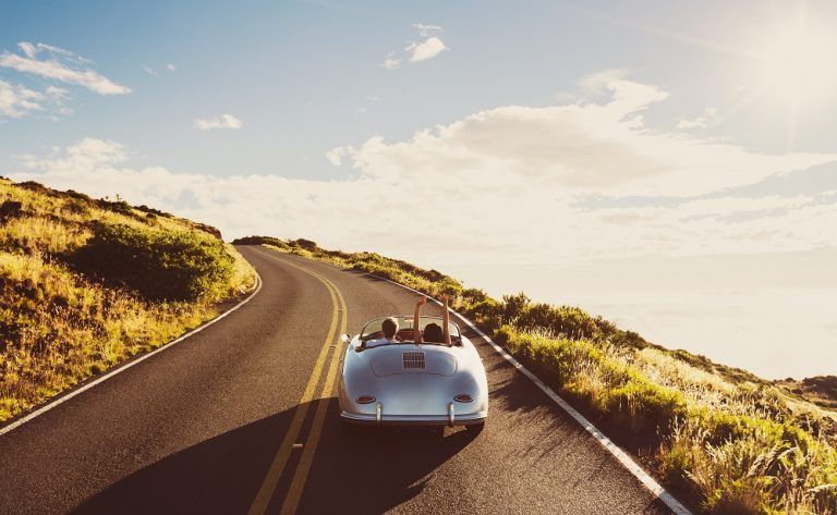 consejos para viajar en coche y evitar problemas