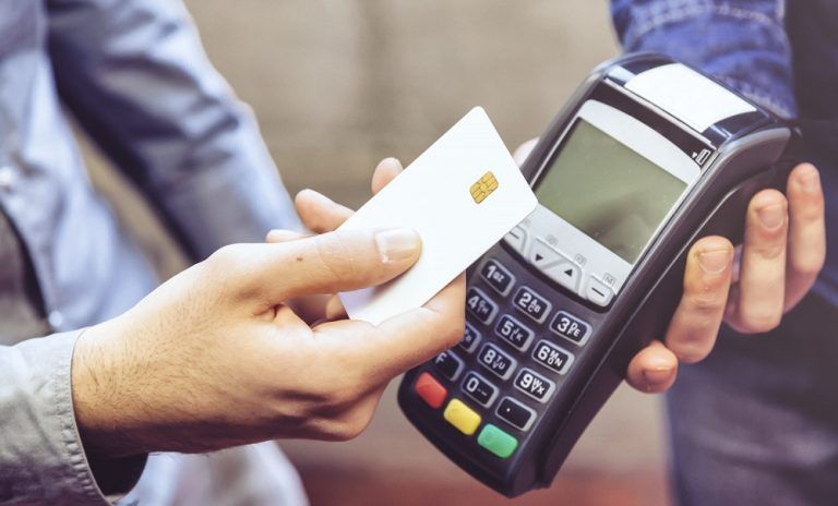te roban la tarjeta de crédito durante un viaje