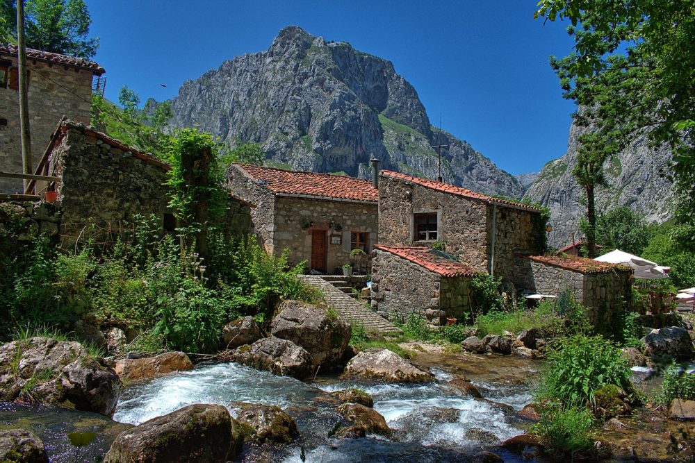 Pueblo de los Picos de Europa