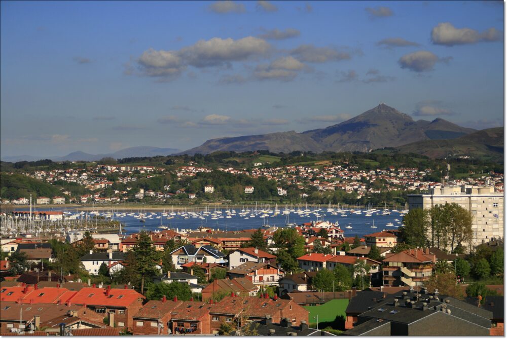 Hondarribia, uno de los pueblos más singulares de la costa vasca
