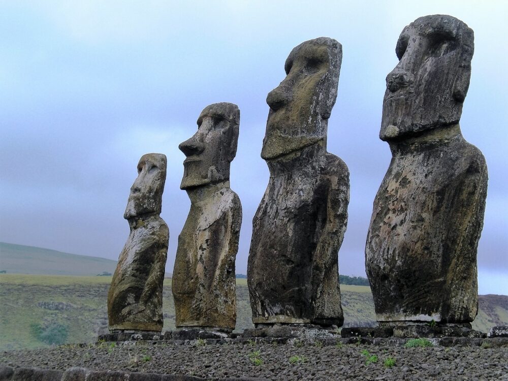 Los moáis, las estatuas de la Isla de Pascua