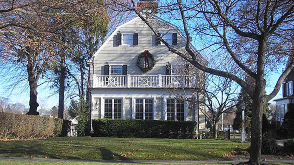 Una de las casas que han aparecido en películas de terror es la de Amityville, la más famosa de todas