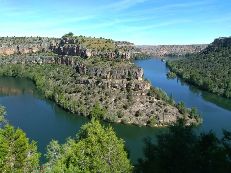 Hoces del Río Duratón se encuentra en Segovia