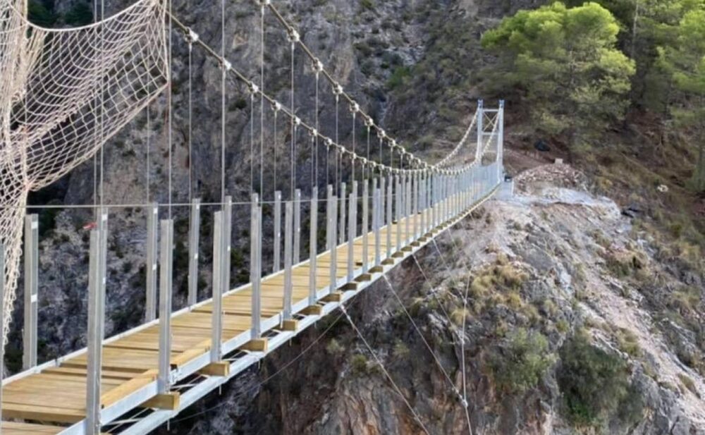 Málaga estrena nuevo puente colgante