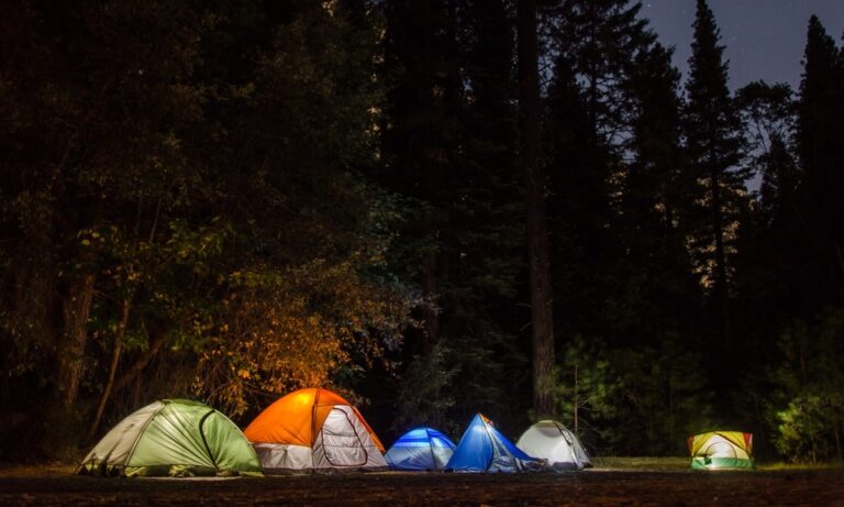 Mejores destinos de España para ir de camping en tiendas de campaña