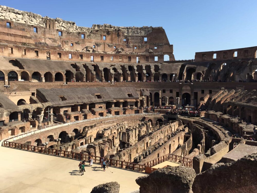 interior del coliseo de roma