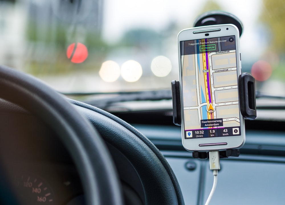 Para hacer tu ruta de viaje en Google Maps es necesario utilizar la herramienta de creación de mapas