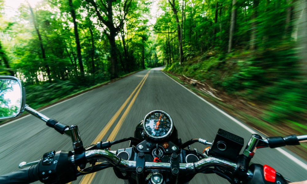La ruta transpirenaica en moto recorre 800 kilómetros del Cantábrico al Mediterráneo