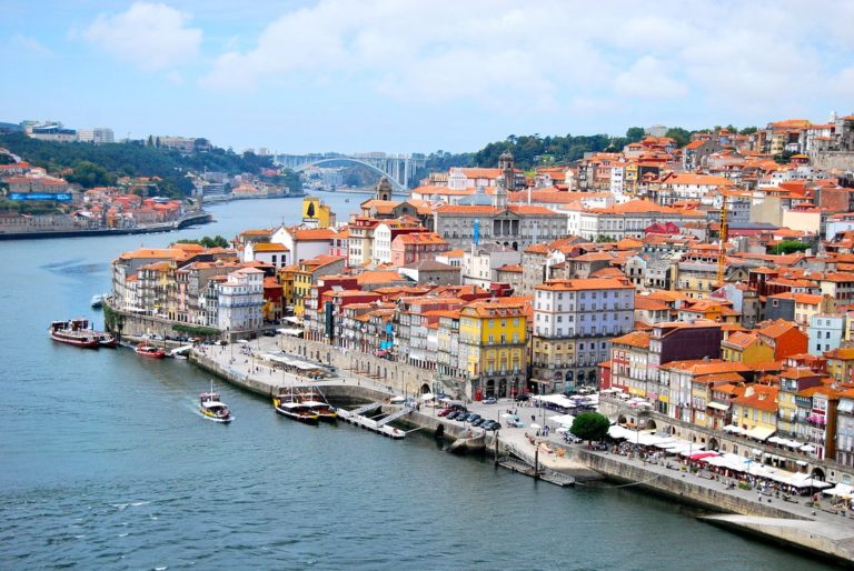 Los sitios que ver en Oporto están llenos de historia y belleza
