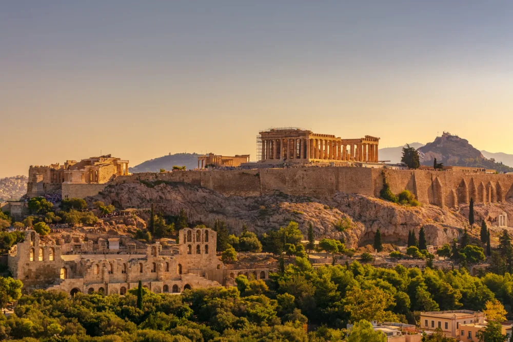 Columnas del Partenón en lo alto de la Acrópolis de Atenas